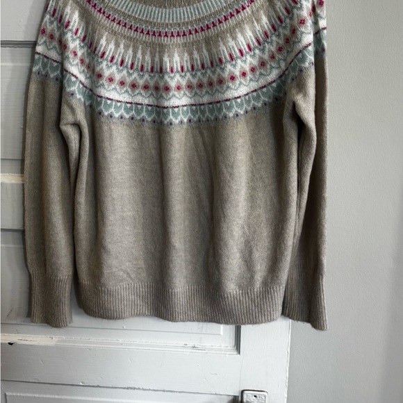 Vineyard Vines Cream and Blue Sweater - Picture 9 of 12